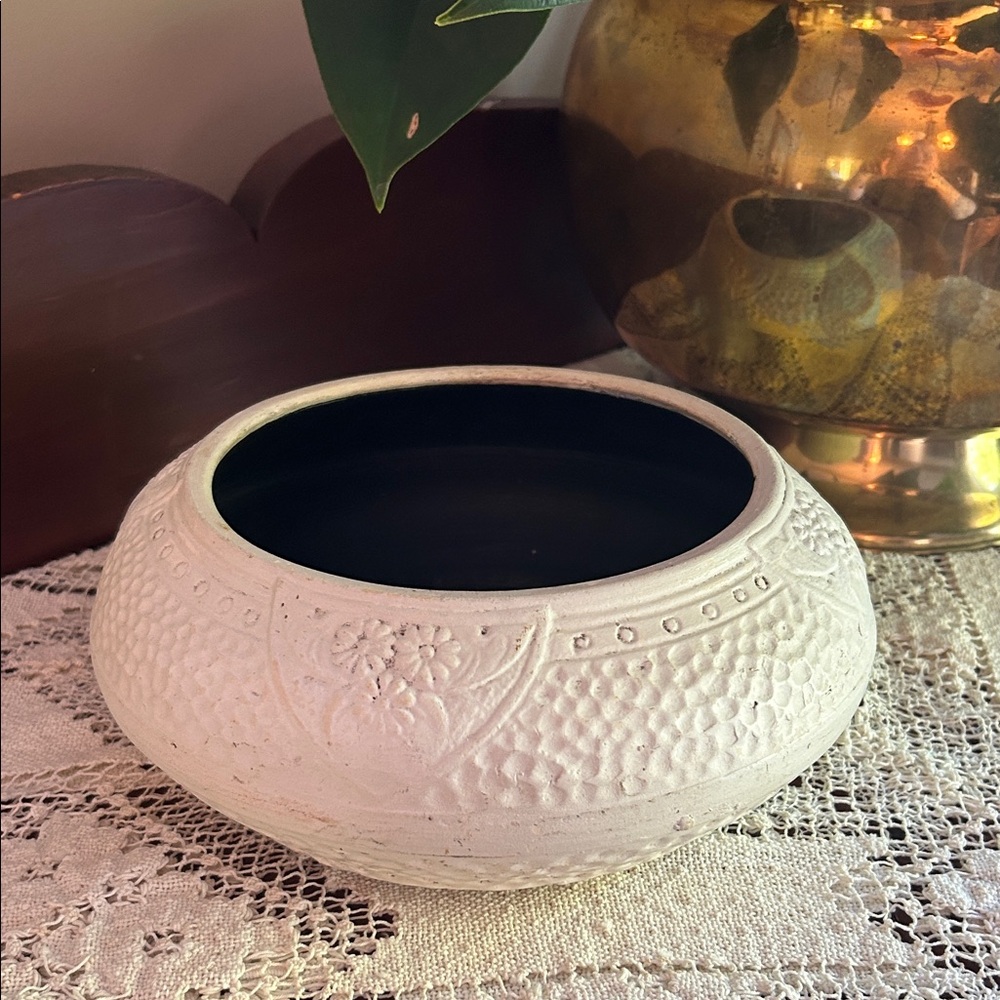 Elegant White Textured Planter
